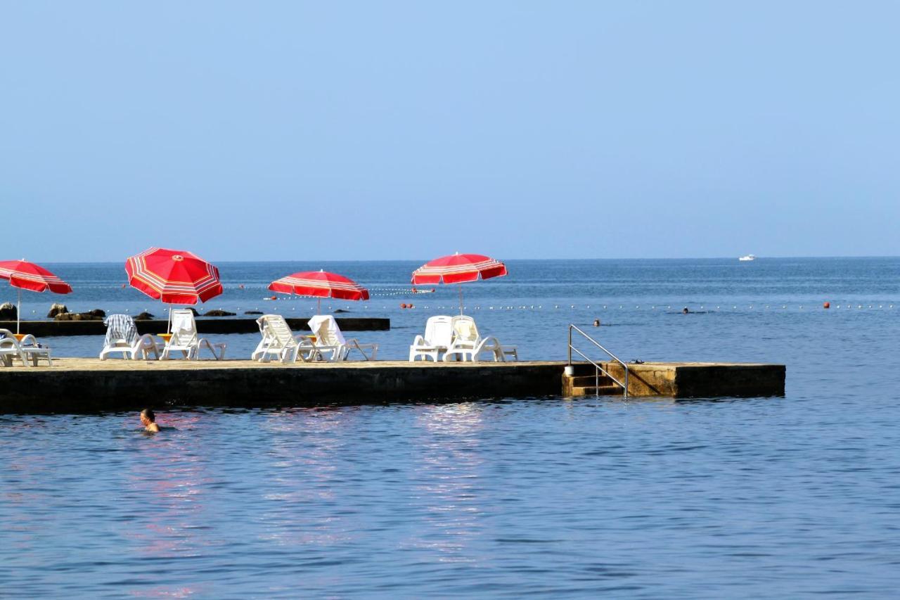 Apartments With A Parking Space Umag - 7666 Zewnętrze zdjęcie